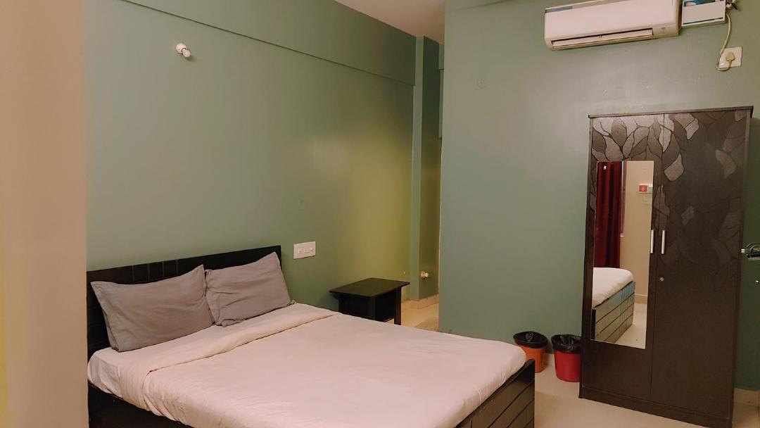 Metro Suites Bangalore Exterior foto